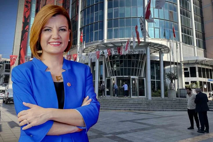 İzmit Belediyesi'ne Operasyon: Başkan Fatma Kaplan Hürriyet Gözaltına Alındı - Son Dakika